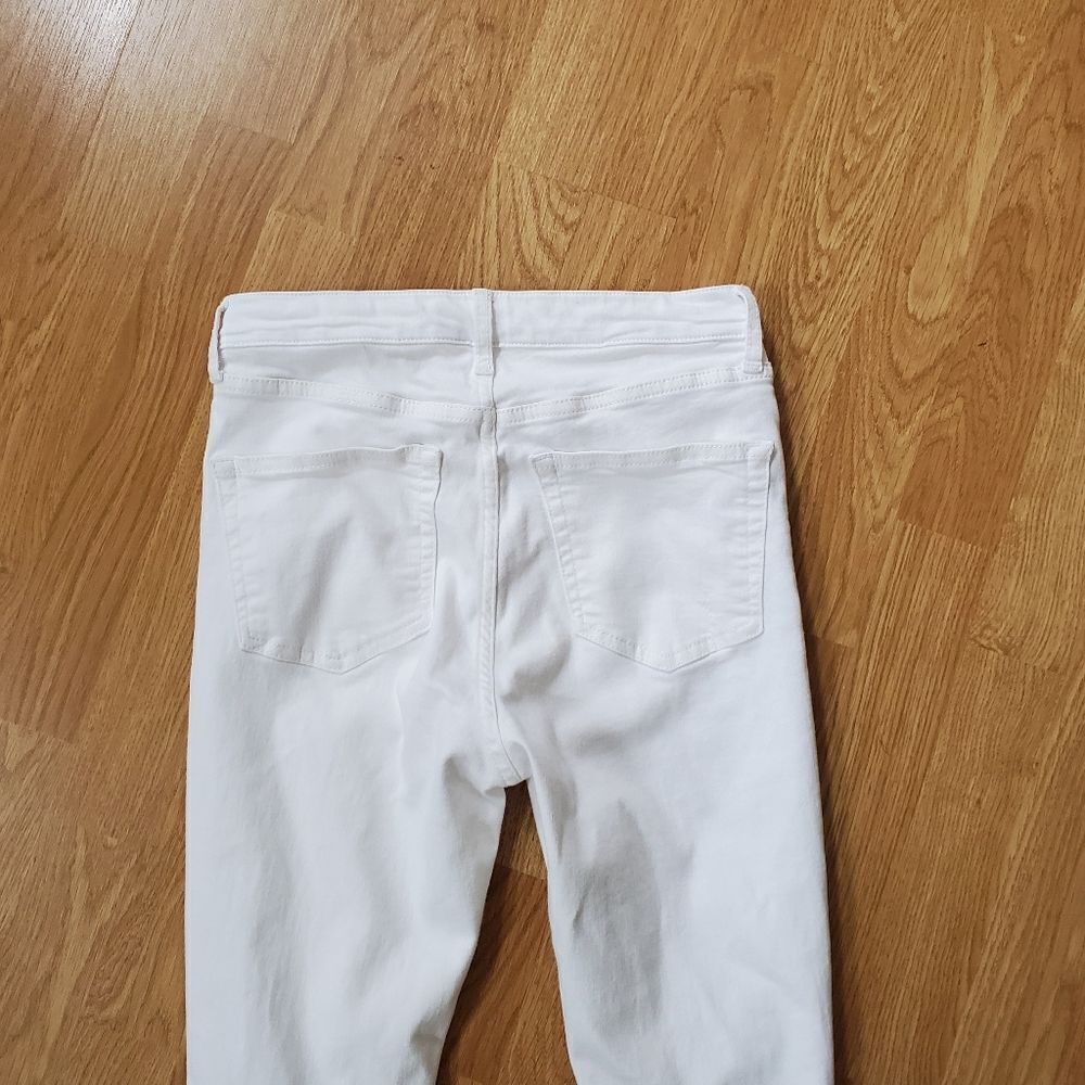 Topshop 'Jamie' Ripped Knee Skinny Jeans - size 28 in White. - Picture 7 of 14